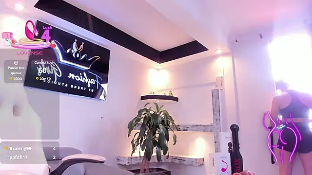 Snapshot of AnaRuiz chatting on 12, 3, 2025 AnaRuiz online show from 12, 3, 2025