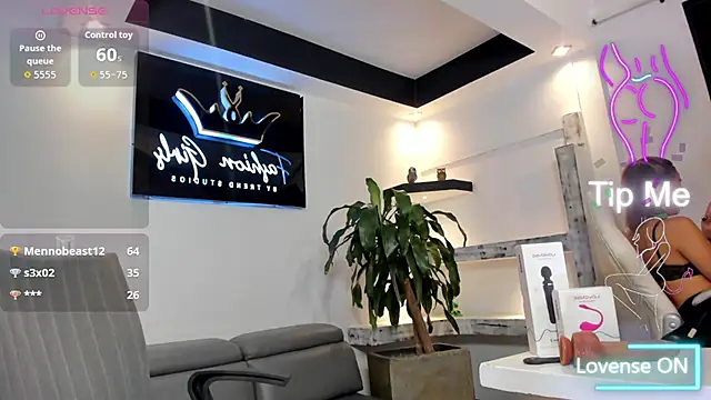 Snapshot of AnaRuiz chatting on 17, 9, 2025 AnaRuiz online show from 17, 9, 2025