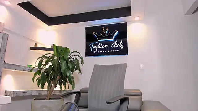 Snapshot of AnaRuiz chatting on 22, 11, 2025 AnaRuiz online show from 22, 11, 2025