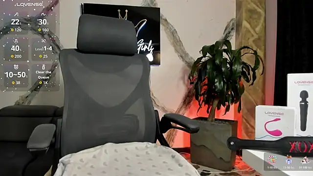 Snapshot of AnaRuiz chatting on 3, 12, 2025 AnaRuiz online show from 3, 12, 2025