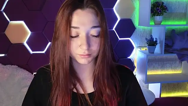 YasmineWest online show from 2, 12, 2024