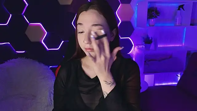 YasmineWest online show from 12, 12, 2024