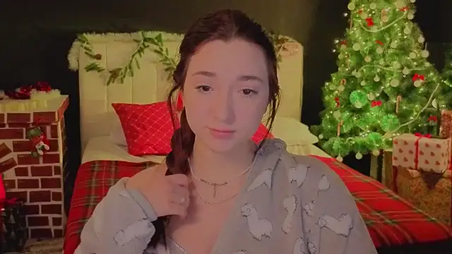 YasmineWest online show from 5, 12, 2025