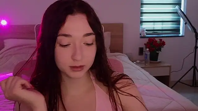 Snapshot of YasmineWest chatting on 10, 5, 2026 YasmineWest online show from 10, 5, 2026