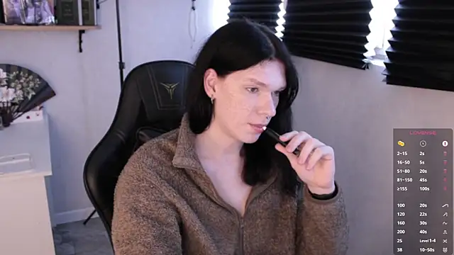 carthylovvve online show from 13, 2, 2025