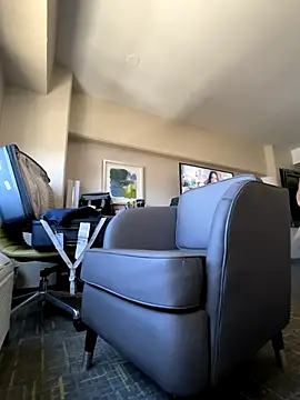 fatfabulous1981 online show from 19, 10, 2025