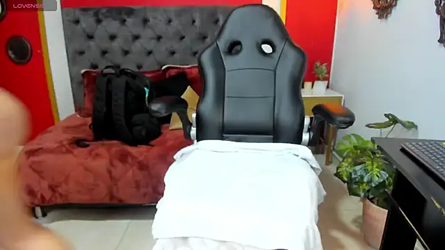 Snapshot of Tisha__lau chatting on 25, 2, 2025 Tisha lau online show from 25, 2, 2025