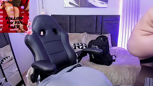 Snapshot of Tisha__lau chatting on 8, 9, 2025 Tisha lau online show from 8, 9, 2025