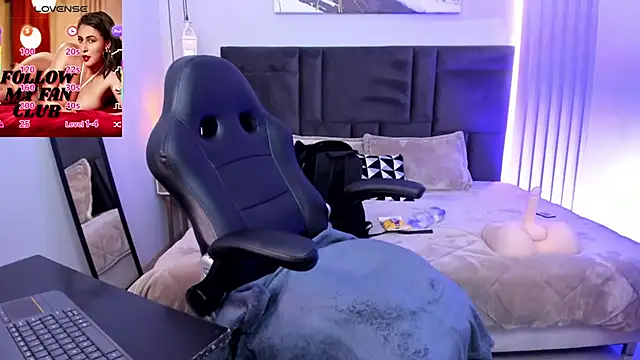 Snapshot of Tisha__lau chatting on 20, 11, 2025 Tisha lau online show from 20, 11, 2025