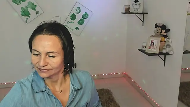 lollita 23  online show from 12, 9, 2025