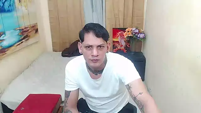Snapshot of two_monstercock chatting on 28, 11, 2025 two monstercock online show from 28, 11, 2025