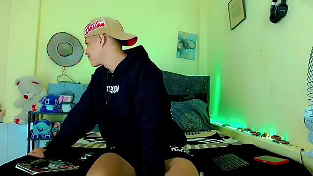 Liamscott  online show from 9, 4, 2026