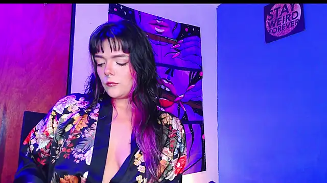 Snapshot of purple_em69 chatting on 6, 7, 2026 purple em69 online show from 6, 7, 2026