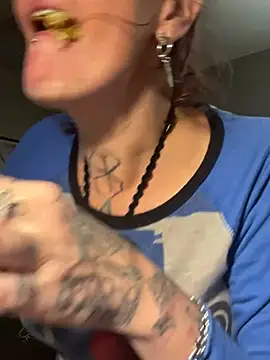 Snapshot of renegade_vyxxen chatting on 23, 12, 2024 renegade vyxxen online show from 23, 12, 2024