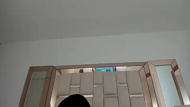 Snapshot of emma_castilloo chatting on 15, 12, 2024 emma castilloo online show from 15, 12, 2024