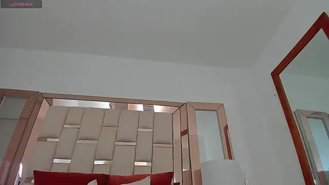 Snapshot of emma_castilloo chatting on 27, 12, 2024 emma castilloo online show from 27, 12, 2024