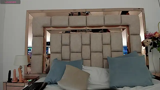 Snapshot of emma_castilloo chatting on 3, 11, 2025 emma castilloo online show from 3, 11, 2025