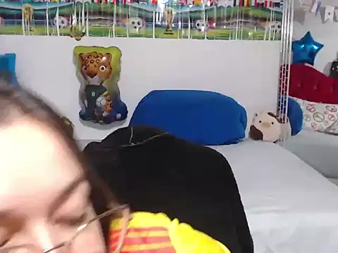 Angela 18honey online show from 4, 7, 2026