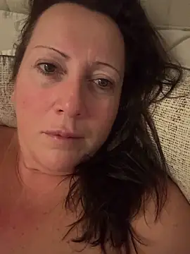 Snapshot of xsexycurvymilf chatting on 19, 12, 2024 xsexycurvymilf online show from 19, 12, 2024