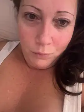 Snapshot of xsexycurvymilf chatting on 27, 1, 2025 xsexycurvymilf online show from 27, 1, 2025