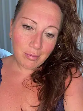 Snapshot of xsexycurvymilf chatting on 11, 9, 2025 xsexycurvymilf online show from 11, 9, 2025