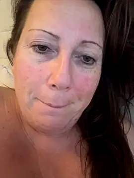 Snapshot of xsexycurvymilf chatting on 27, 11, 2025 xsexycurvymilf online show from 27, 11, 2025