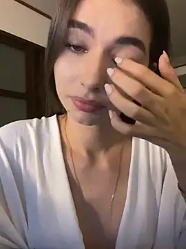 Coralinee 01 online show from 20, 5, 2026