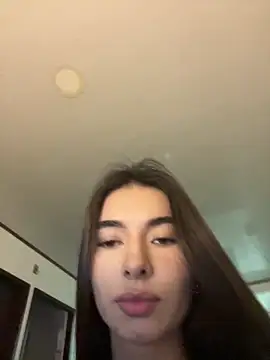 Coralinee 01 online show from 26, 5, 2026