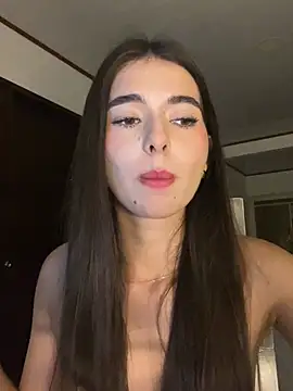 Coralinee 01 online show from 27, 5, 2026
