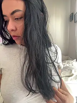 PetitLumiere online show from 2, 2, 2025