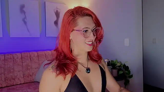 Juliana Saenzz online show from 12, 11, 2025