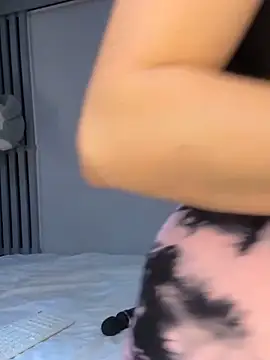 Snapshot of Victoria-And1 chatting on 7, 12, 2024 Victoria-And1 online show from 7, 12, 2024