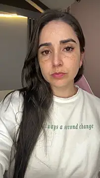 Snapshot of Victoria-And1 chatting on 2, 12, 2025 Victoria-And1 online show from 2, 12, 2025