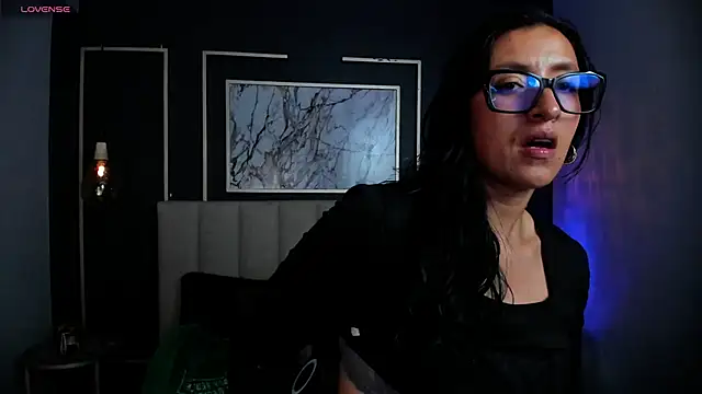 kira moon   online show from 16, 9, 2025