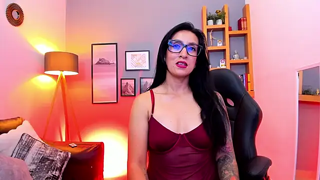 kira moon   online show from 16, 4, 2026