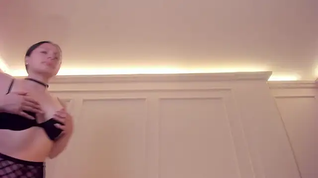 Snapshot of DominiqueVega chatting on 14, 12, 2024 DominiqueVega online show from 14, 12, 2024