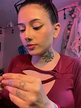 LiliJones  online show from 18, 4, 2026