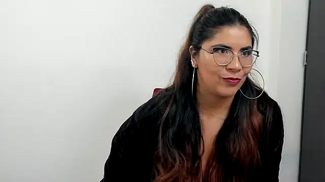 Luna Dumont online show from 4, 2, 2025