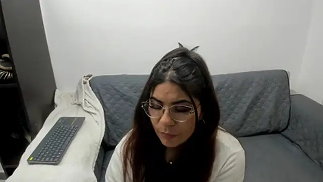 Luna Dumont online show from 22, 11, 2025