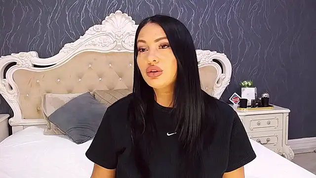 Snapshot of Lauren_Saint chatting on 9, 7, 2026 Lauren Saint online show from 9, 7, 2026