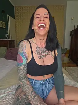 Snapshot of EmilyDiazofficial chatting on 25, 7, 2026 EmilyDiazofficial online show from 25, 7, 2026