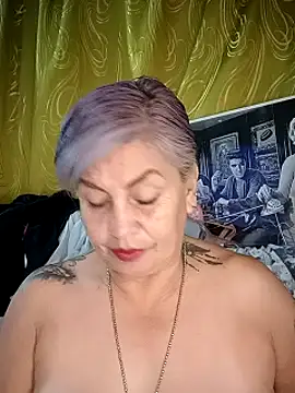 Snapshot of DirtyBIianca chatting on 12, 11, 2025 DirtyBIianca online show from 12, 11, 2025