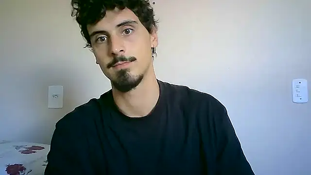 Snapshot of milkoffe chatting on 13, 1, 2025 milkoffe online show from 13, 1, 2025