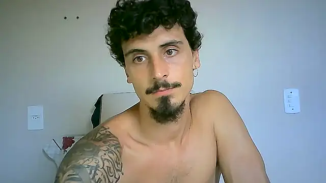 Snapshot of milkoffe chatting on 3, 2, 2025 milkoffe online show from 3, 2, 2025