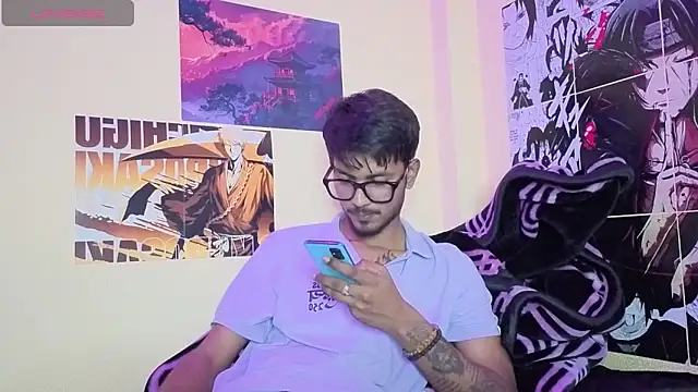 Snapshot of just_fucks chatting on 31, 3, 2026 just fucks online show from 31, 3, 2026