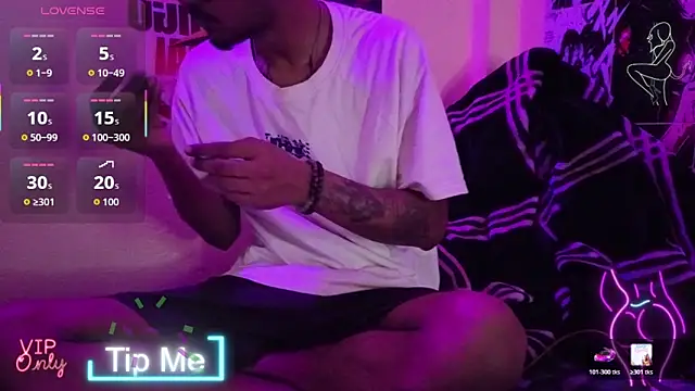 Snapshot of just_fucks chatting on 6, 4, 2026 just fucks online show from 6, 4, 2026