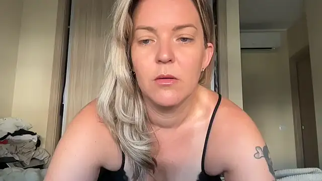 naughtyhollyxxxx online show from 11, 9, 2025