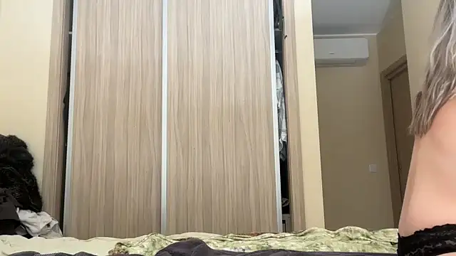 naughtyhollyxxxx online show from 8, 10, 2025