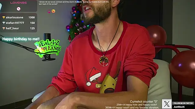 Snapshot of just_maxii chatting on 3, 12, 2024 just maxii online show from 3, 12, 2024