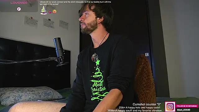 Snapshot of just_maxii chatting on 22, 1, 2025 just maxii online show from 22, 1, 2025